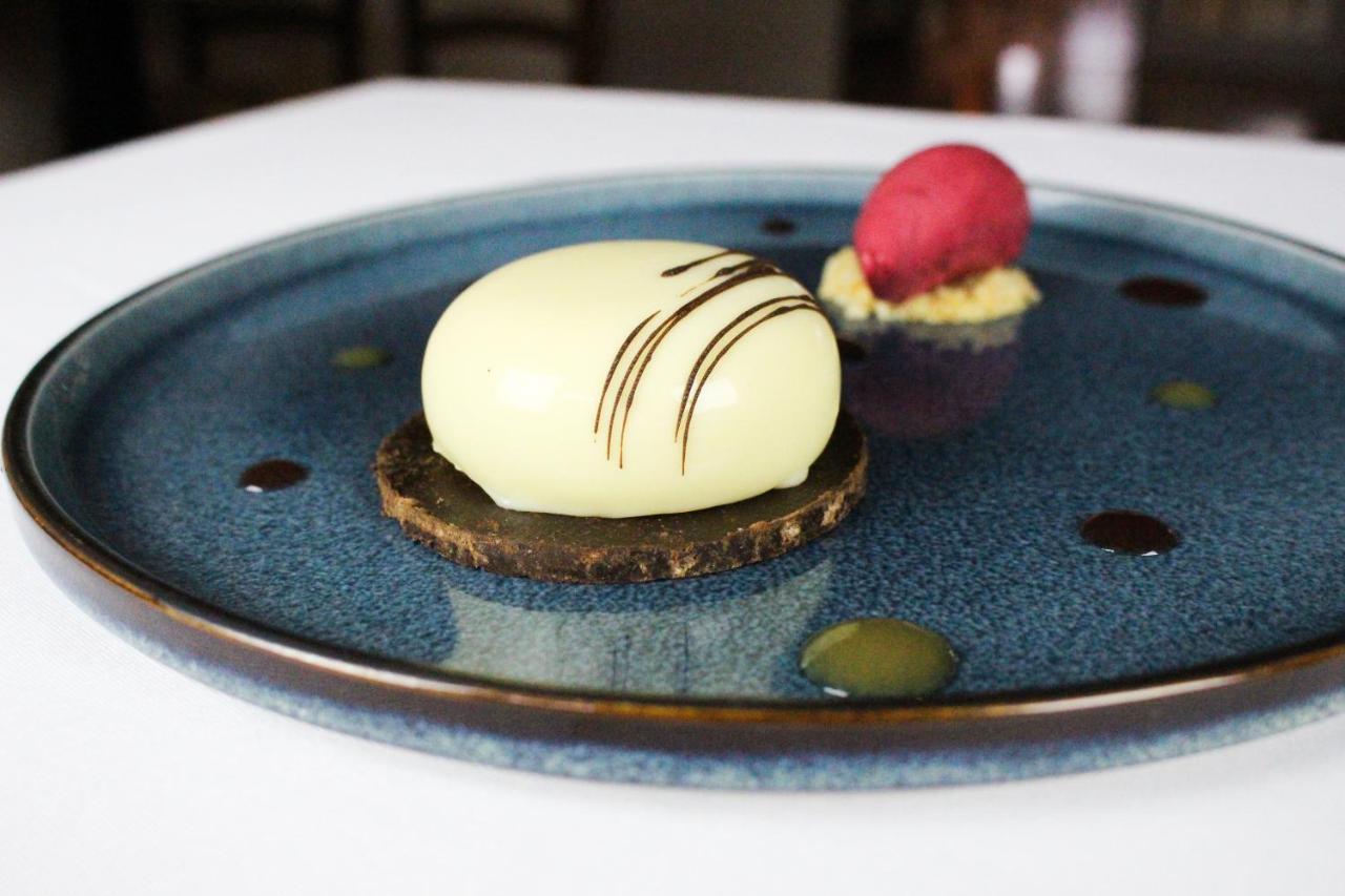 Hotel-Restaurant La P'Tite Auberge Lillebonne Екстериор снимка