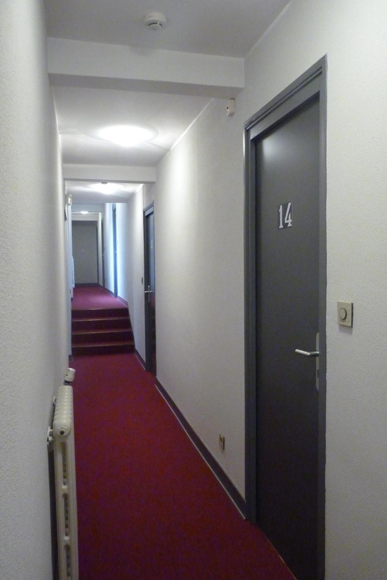 Hotel-Restaurant La P'Tite Auberge Lillebonne Екстериор снимка