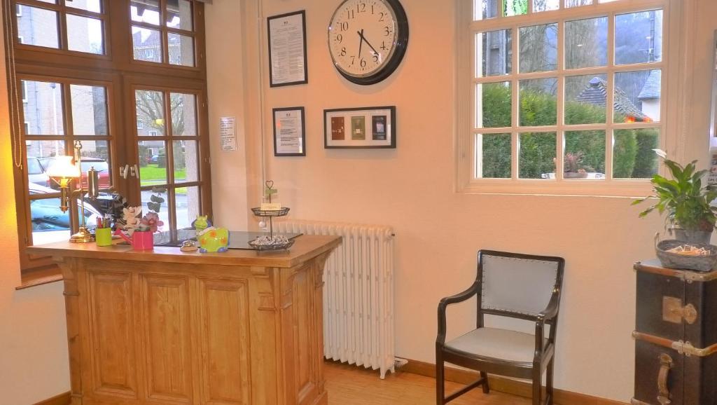 Hotel-Restaurant La P'Tite Auberge Lillebonne Екстериор снимка