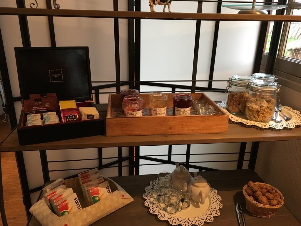 Hotel-Restaurant La P'Tite Auberge Lillebonne Екстериор снимка